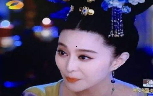 鲍蕾整容爆料视频播放大全,揭秘明星美容秘密  第2张